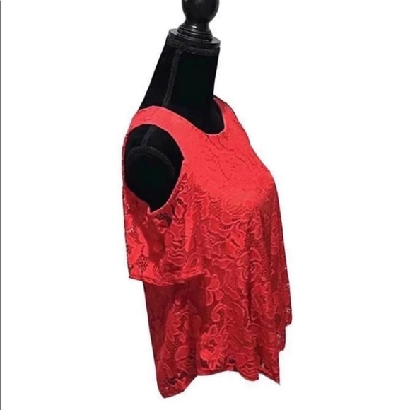Red lace cold shoulder top - Picture 3 of 6